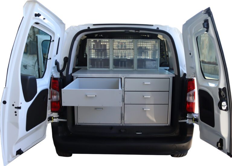 זיווד רכב מסחרי קטן במגירות שליפה מלאה בעומק של עד 100 ס"מ. למשקל העמסה של 50 ק"ג לכל מגירה.